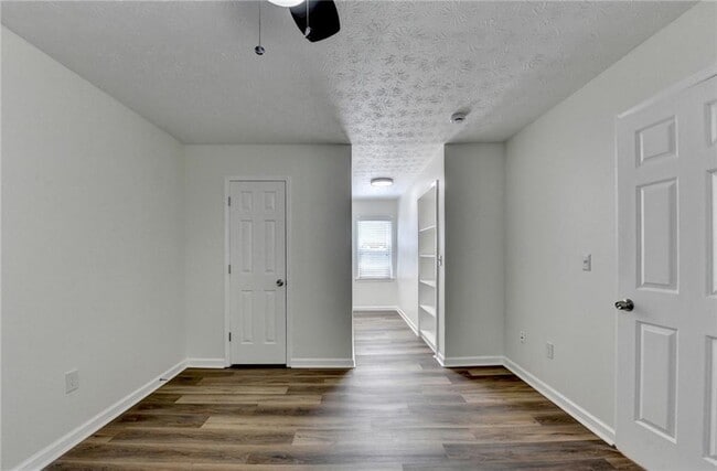 Building Photo - 1530 Plunketts Rd