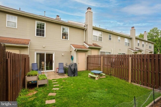 Building Photo - 109 Hawthorne Ct