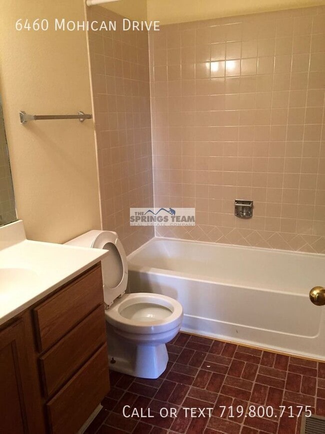 Building Photo - 6460 Mohican Dr