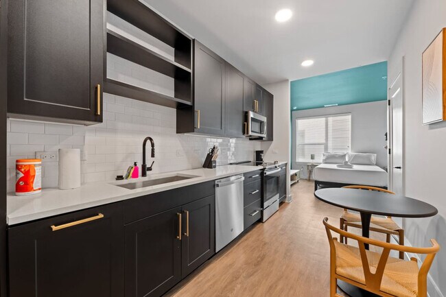Building Photo - 2609 W Nassau St