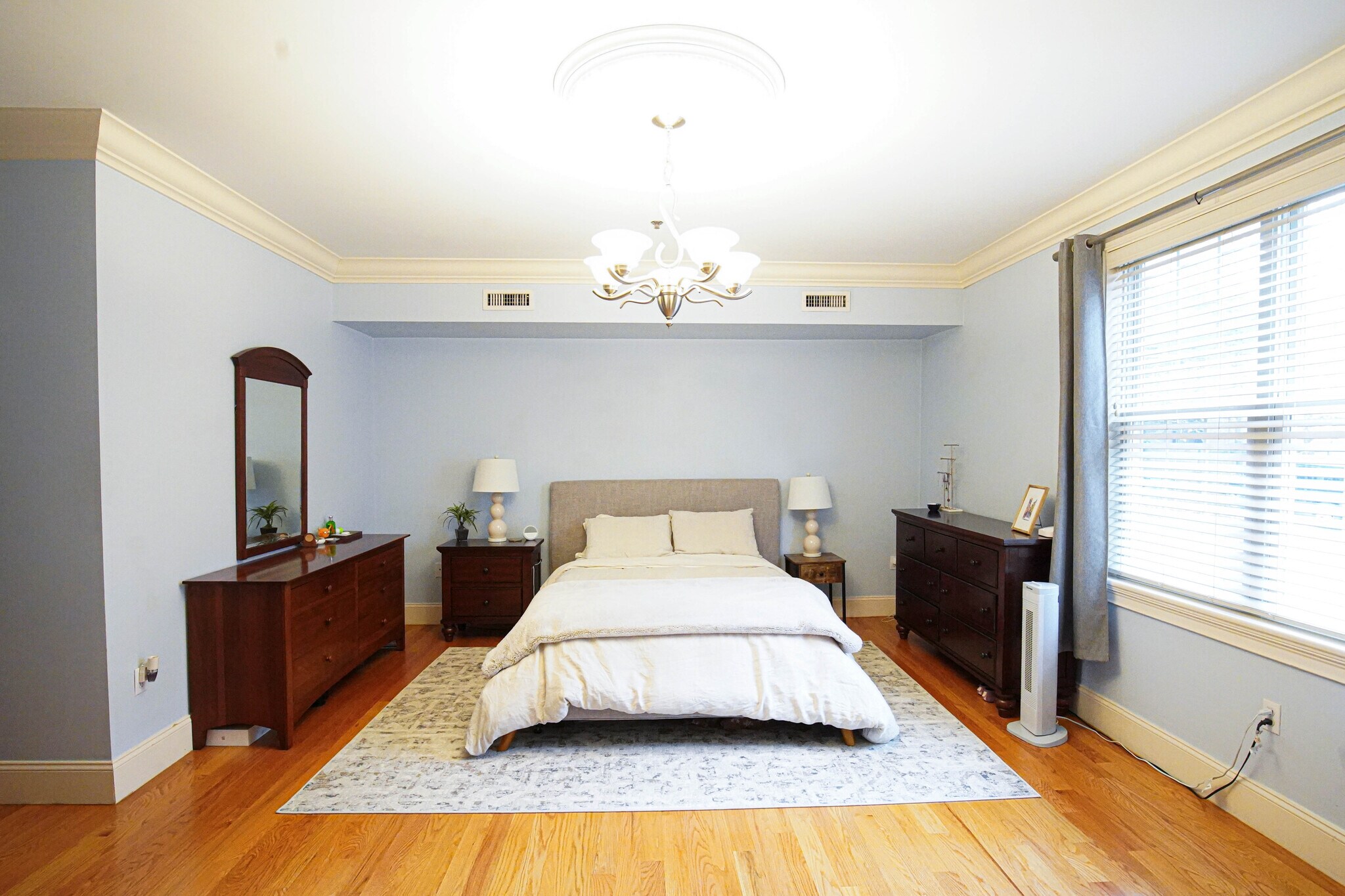 Building Photo - 95 Dix St