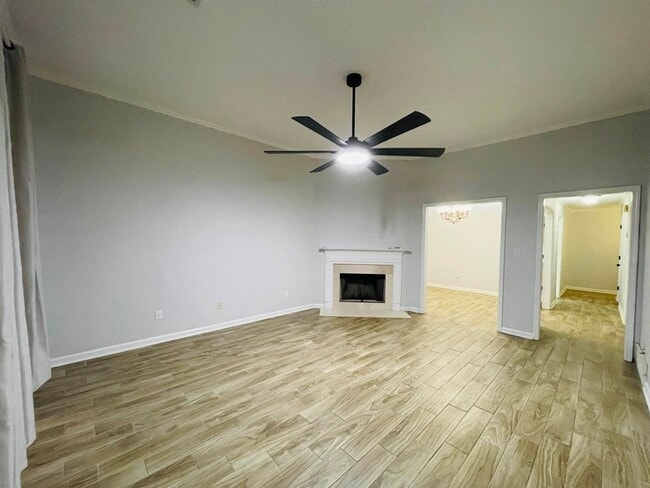 Building Photo - 2256 Lake Springs Ln