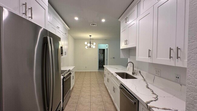 Building Photo - 3549 Forest Hill Blvd