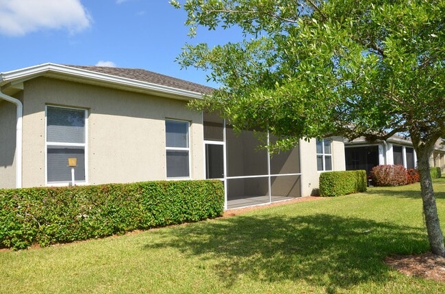 Building Photo - 3205 Brookfield Dr