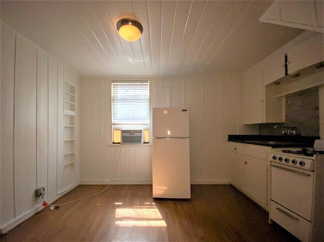 Building Photo - 5108 Bayard Ln