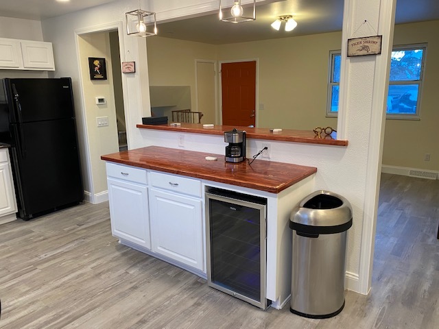 Breakfast bar top seating - 14532 E Radcliff Dr