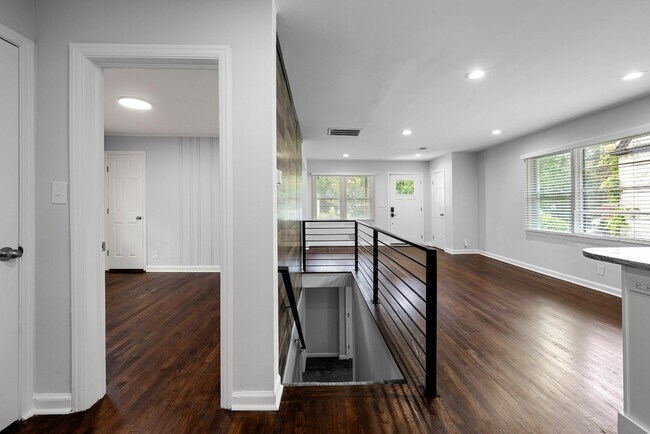 Building Photo - 70 Chappell Rd NW