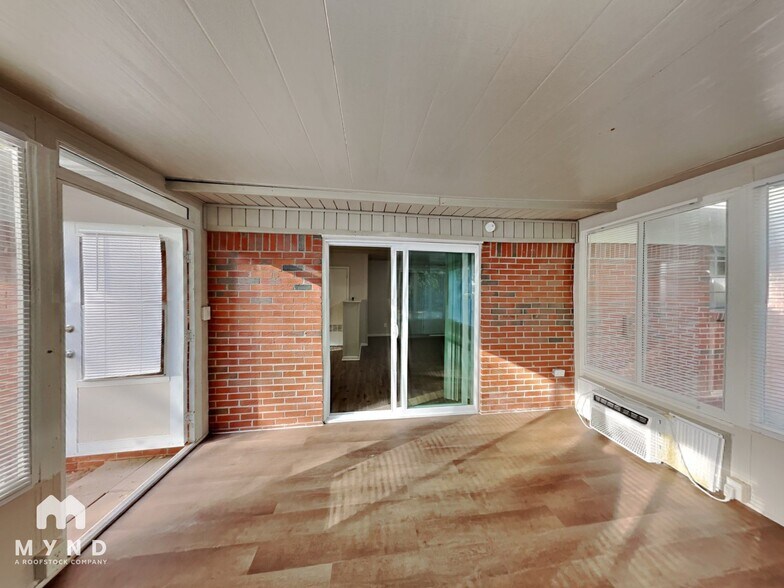 Building Photo - 713 Kingman Rd