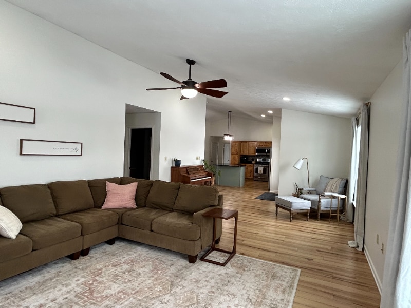 Building Photo - 40020 Selos Rd