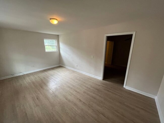 Building Photo - 6950 Sawnee Terrace