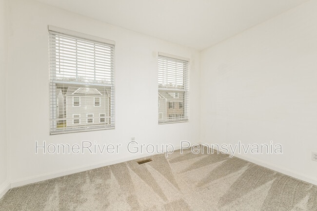Building Photo - 216 Faulk Dr