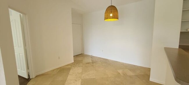 Building Photo - Spacious 2-Bed, 2-Bath Condo with Water Vi...