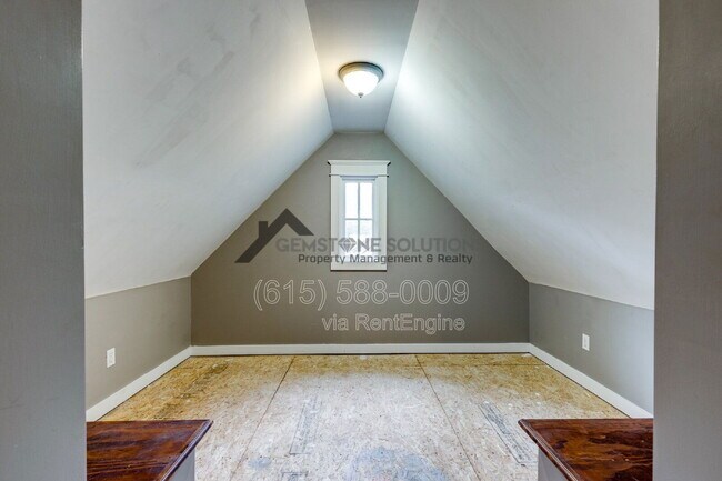 Building Photo - 210 38th Ave N