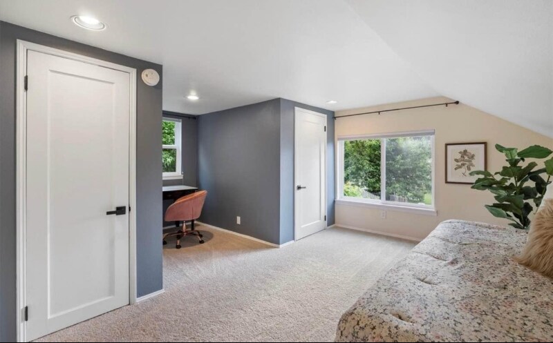 Primary Photo - 16536 SE Newport Way