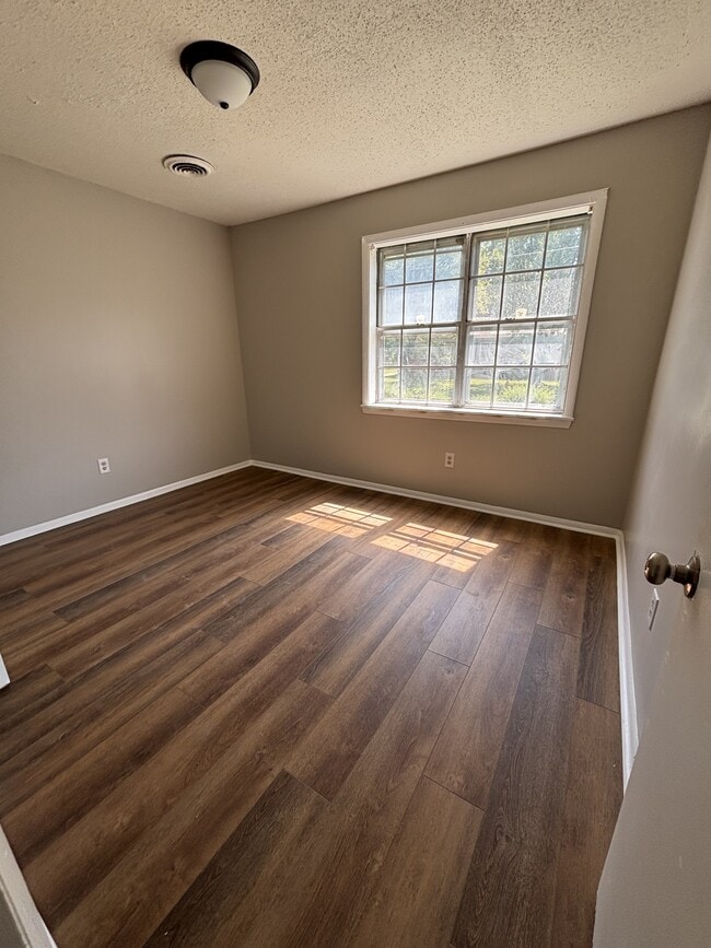 Building Photo - 131 Tisdale St