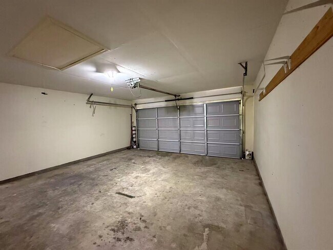 Building Photo - 17825 Madden Dr