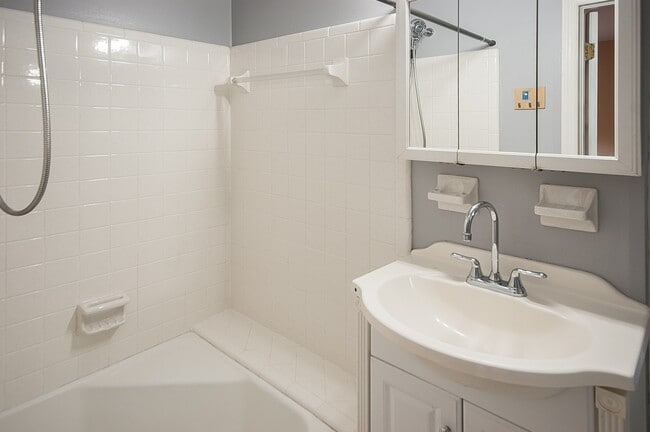 Building Photo - 4682 Sharon Valley Ct