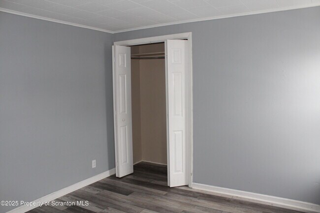 Building Photo - 323 Union St