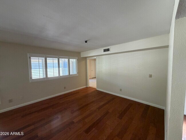 Building Photo - 10402 E Regal Dr