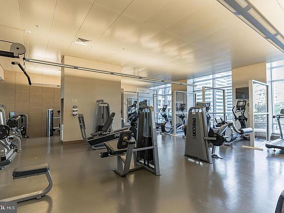 Building Photo - 1414 S Penn Square