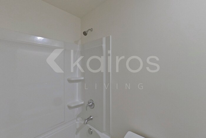 Building Photo - 112 Flat Rock Ml Trl