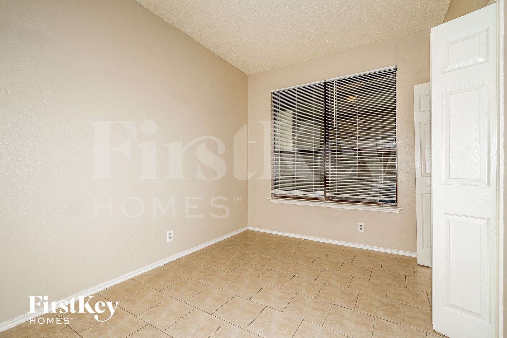 Building Photo - 1113 Sandalwood Ln