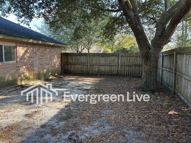 Building Photo - 65 Assana Ct