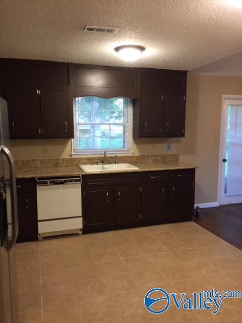 Building Photo - 1027 Sharpsburg Dr SE