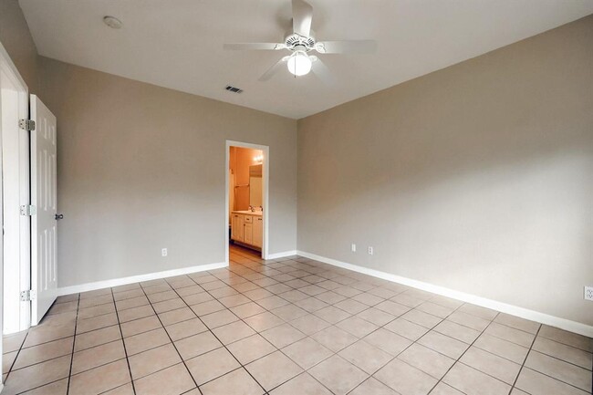 Building Photo - 21501 Boggy Ford Rd