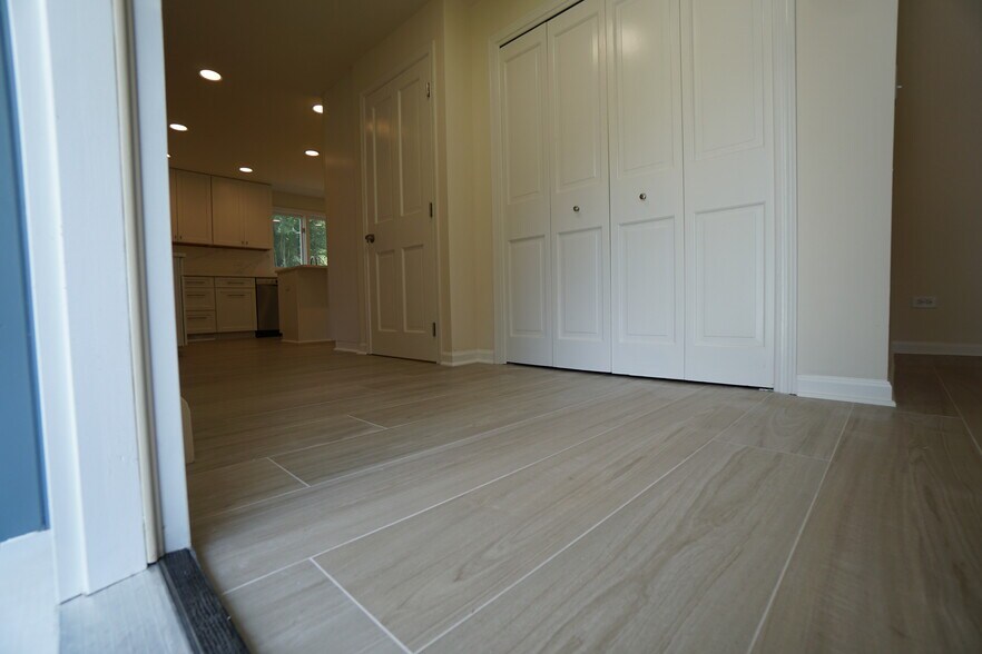 Building Photo - 28W383 Behrs Circle Dr S