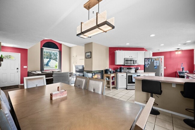 Building Photo - Spacious Latah Valley Home - Gated Community