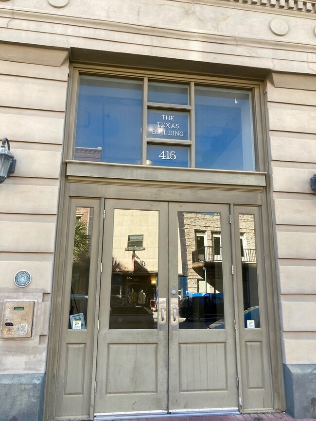 Building Photo - 415 22nd St