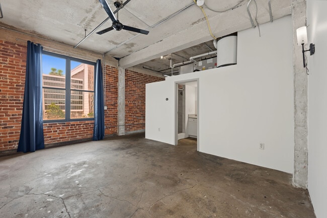 Building Photo - 95 Forsyth St NW