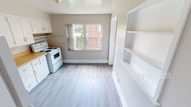 Building Photo - 1400 Stockton Ave