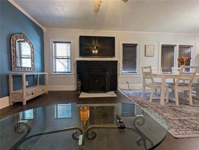 Building Photo - 771 14th Ave S