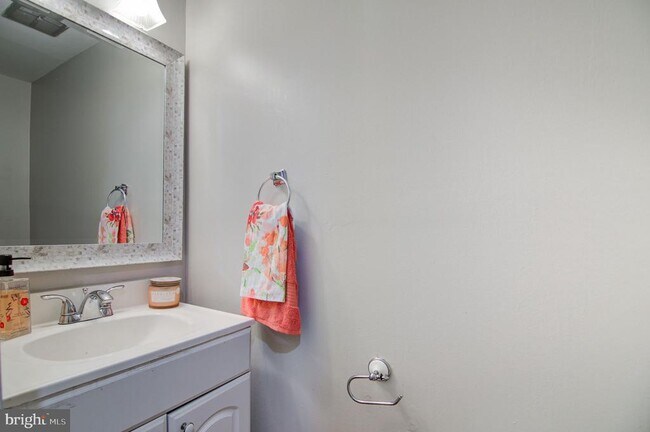 Building Photo - 7763 Durer Ct