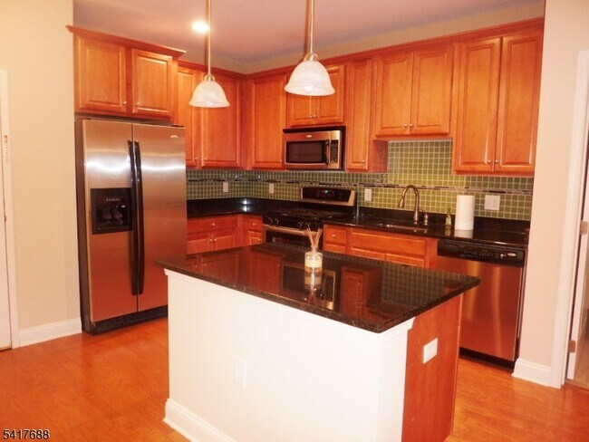 Building Photo - 2214 Ramapo Ct