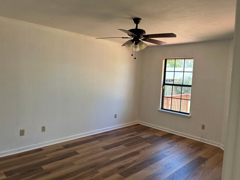 Building Photo - 1520 Avondale Way
