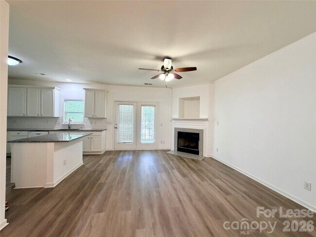 Building Photo - 10968 Princeton Village Dr