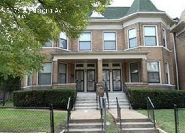 Primary Photo - Enormous 2nd Floor Three Bedroom Apartment...