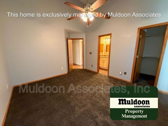 Building Photo - 821 Legend Oak Dr