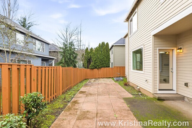 Building Photo - Beautiful 4 BD | 2.5 BA | Single-Family Home in Orenco Gardens | Charming Home in a Quiet Hillsbo...