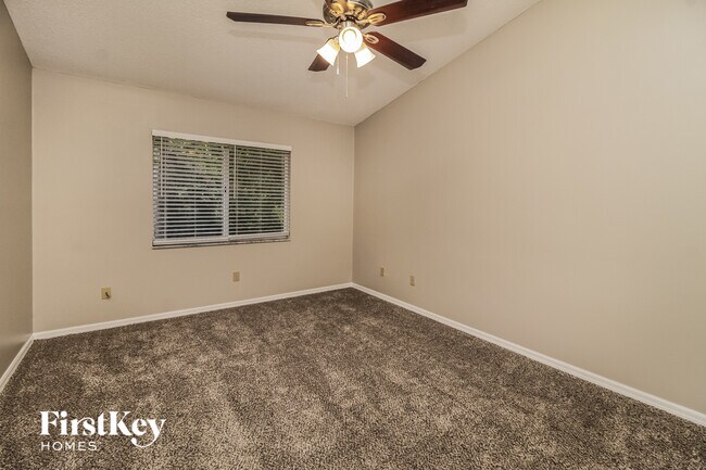 Building Photo - 1811 E Cooper Dr