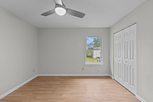 Building Photo - 1636 Mill Oak Dr