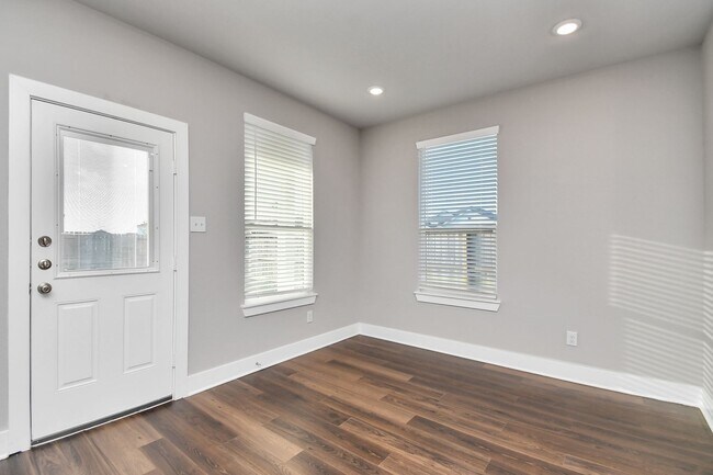 Building Photo - Beech