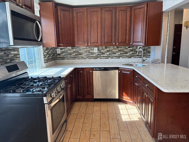 Building Photo - 155 Old Bridge Turnpike