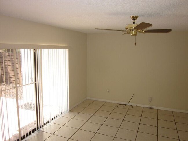 QUAIL RUN TOWNHOMES - 15419 E Pond Woods Dr Tampa FL 33618 | Apartment