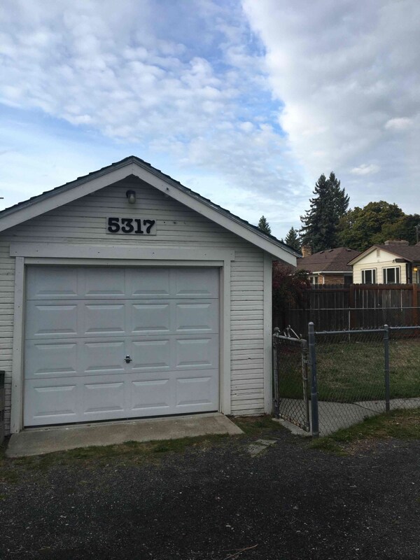 Building Photo - 5317 N Wall St