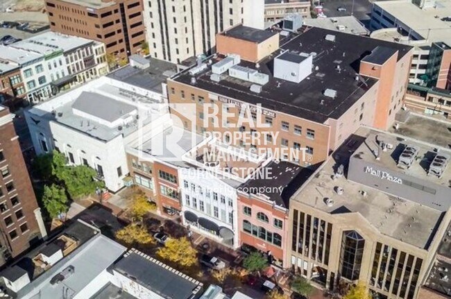 Building Photo - 125 S Kalamazoo Mall