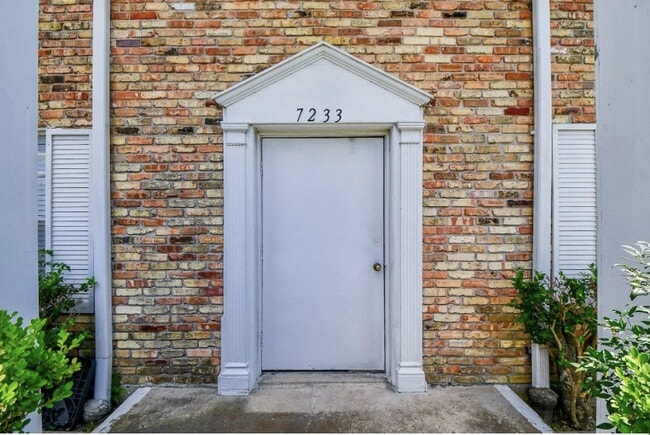 Building Photo - 7233 Beechnut St